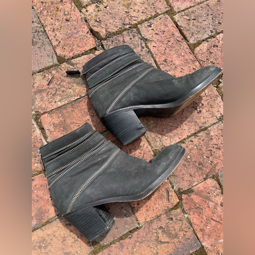 Eileen Fisher zipper booties, size 7 1/2